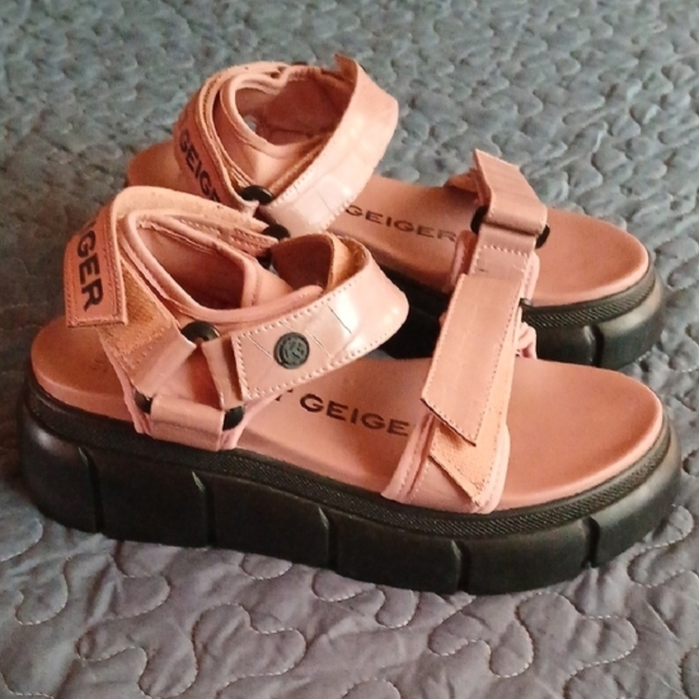 ****SOLD*****Kurt Geiger Blush Sandals with Black Sole